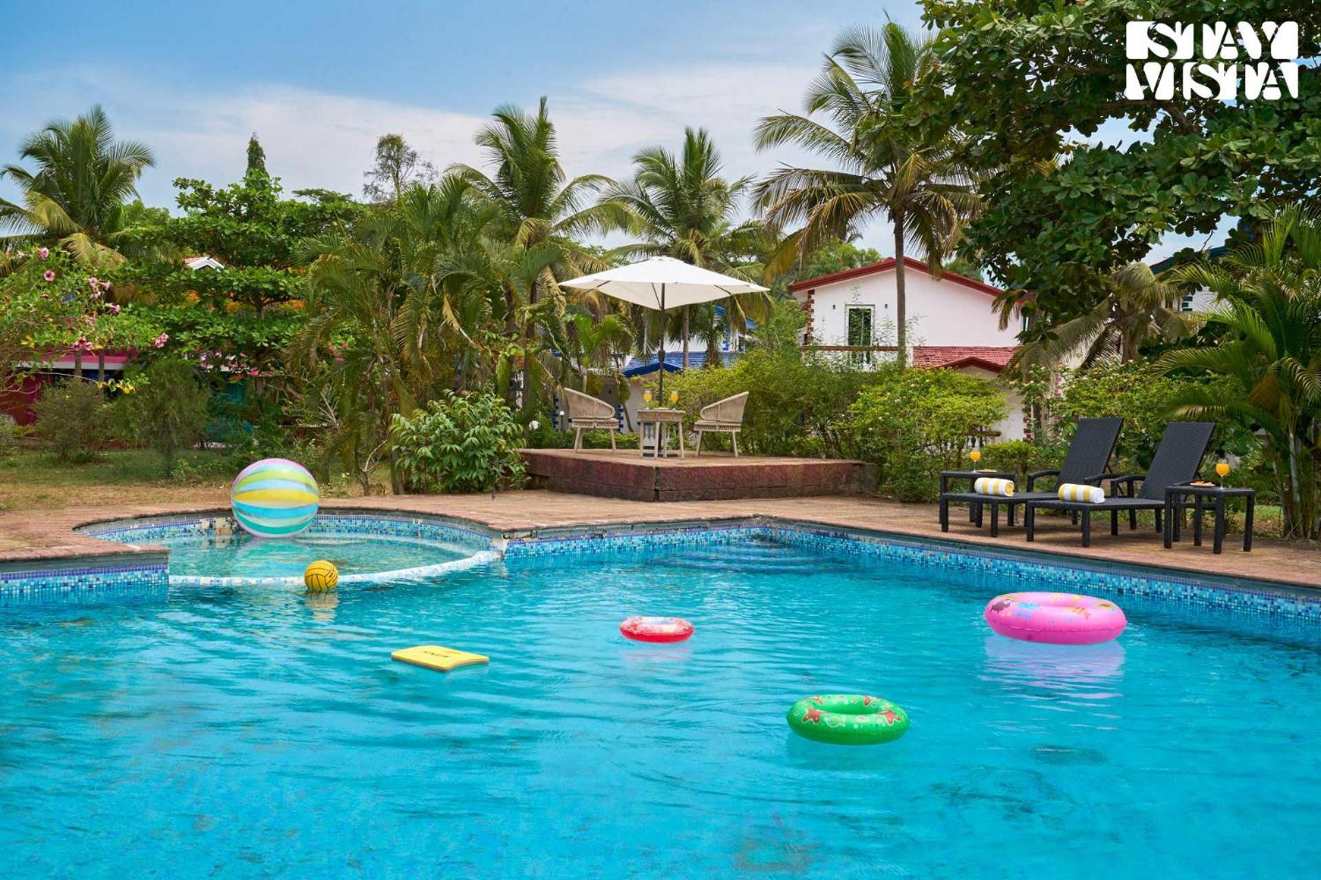 Stayvista At Tarika's Santorini Hideaway - Shared Pool, Bbq & Board Games Villa